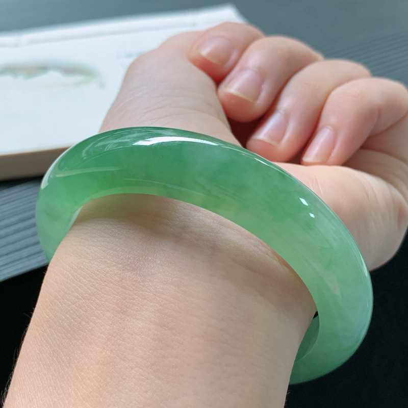 Jadeite bracelet, Burmese old  - огляд і ціна Lighting & Home Decor Studio Photos